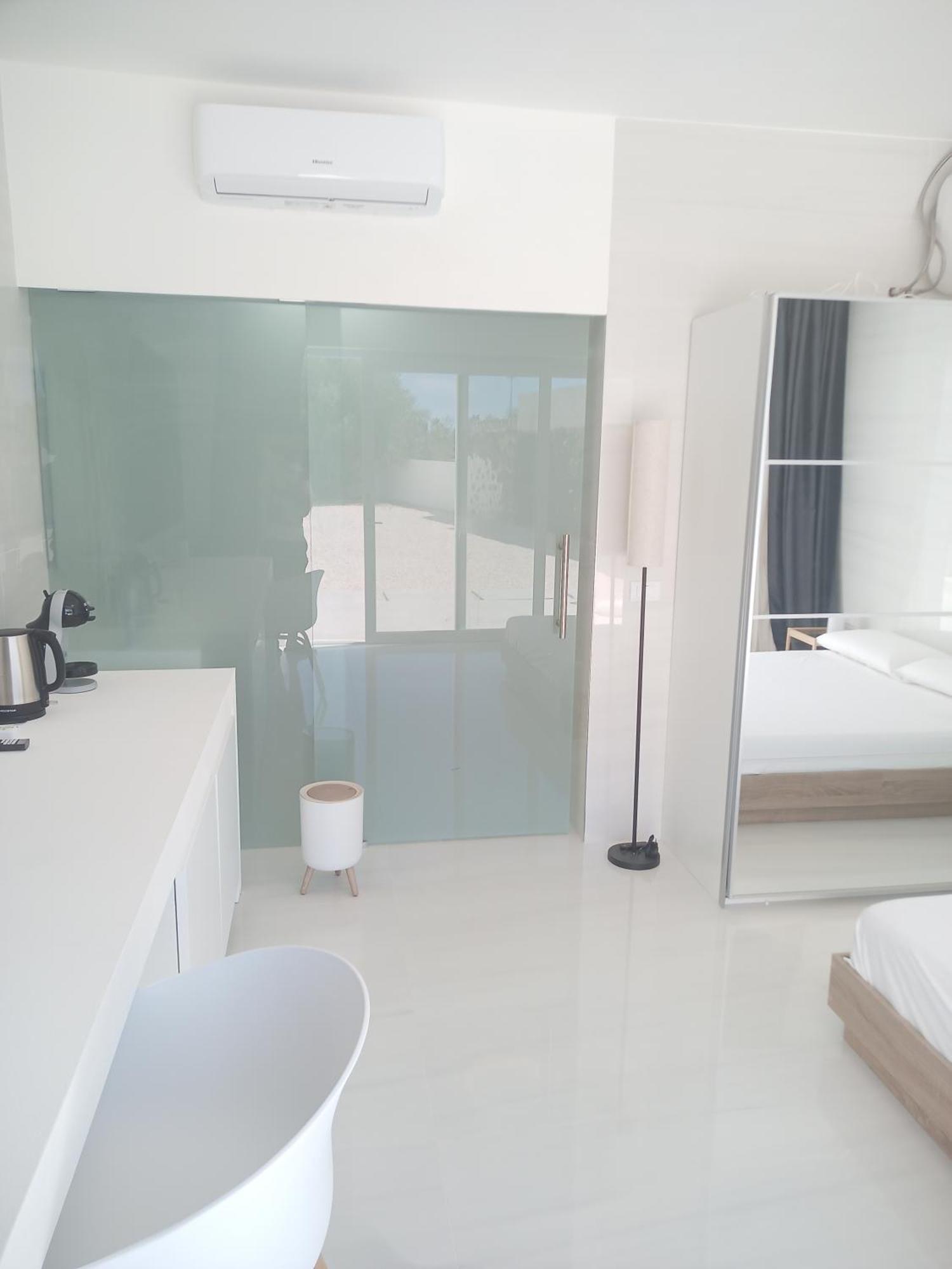 Smart Luxury Suites & Apartments Orosei Room photo